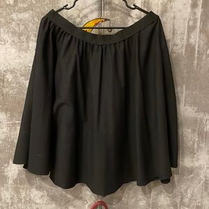 Black Forever 21 skirt with elastic waist *2 for $10*